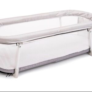 Baby Delight Gray Portable Bassinet